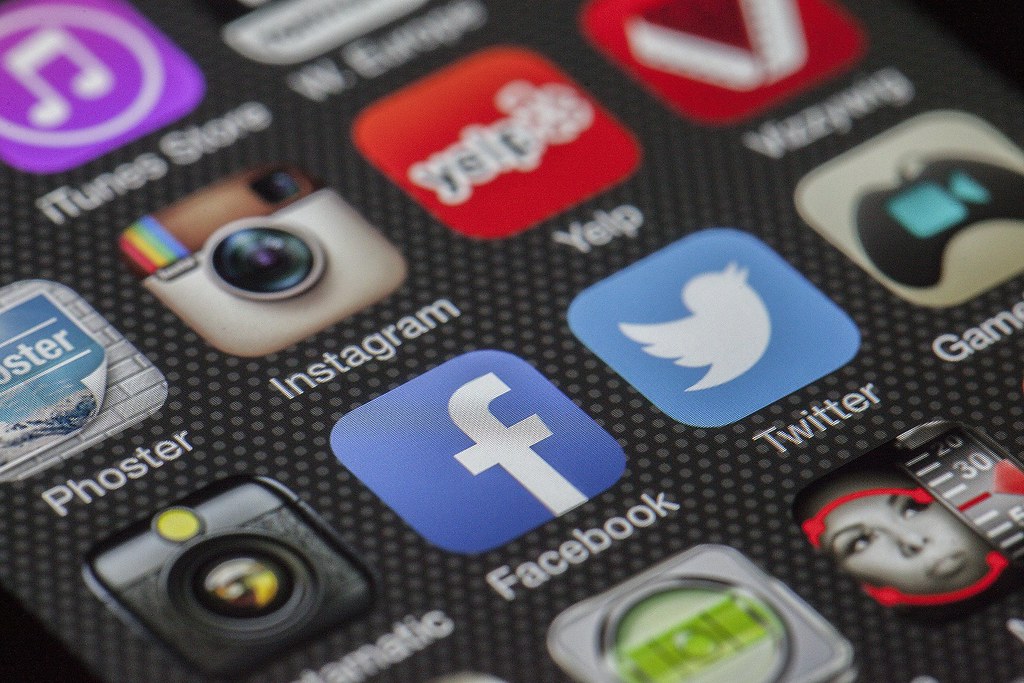 Social apps in smartphone