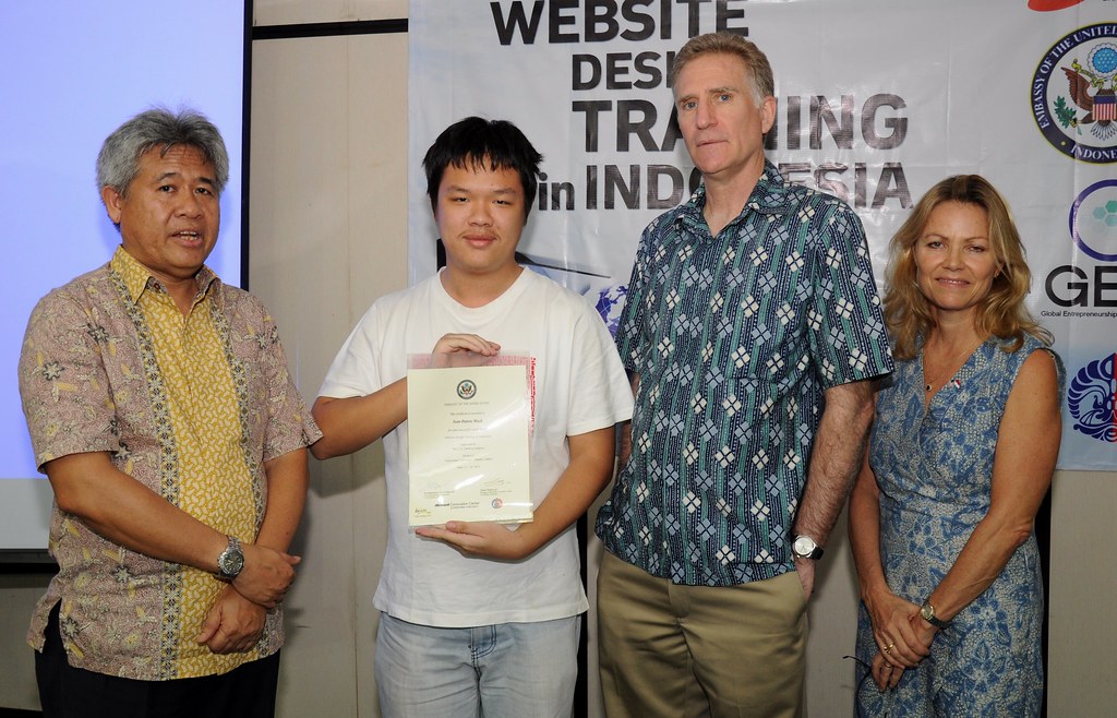 Indonesian students ride the ecommerce wave